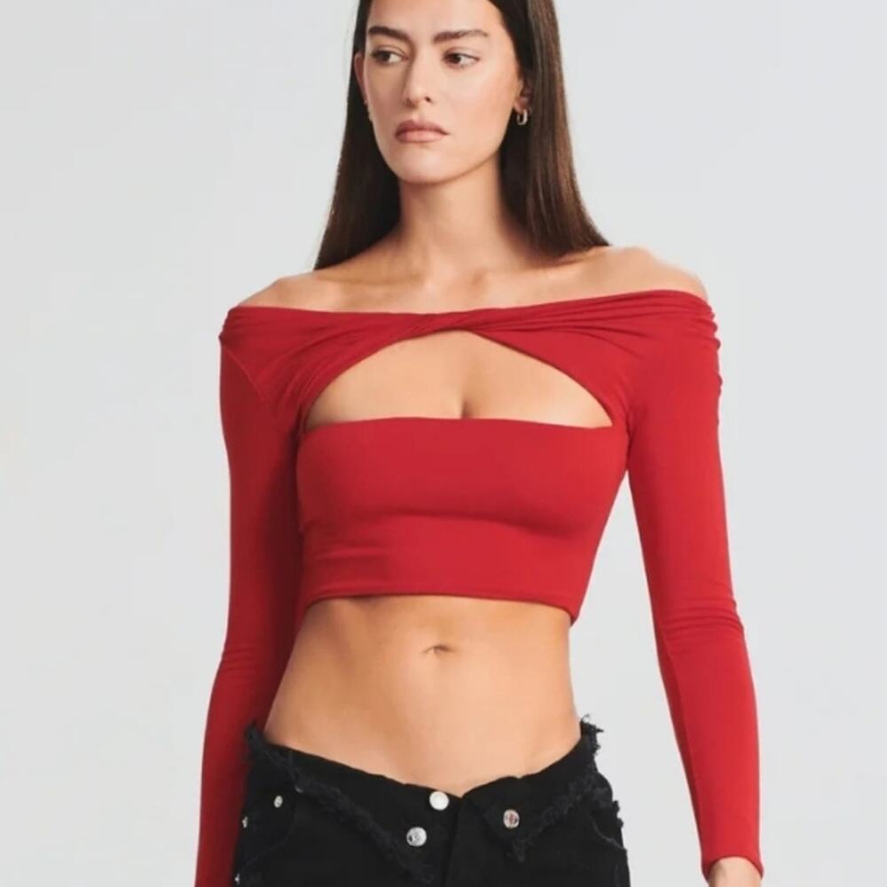 SEROYA Ellis Cutout Twist Crop Top NWT L Red Revolve Long Sleeve Bodycon Cherry